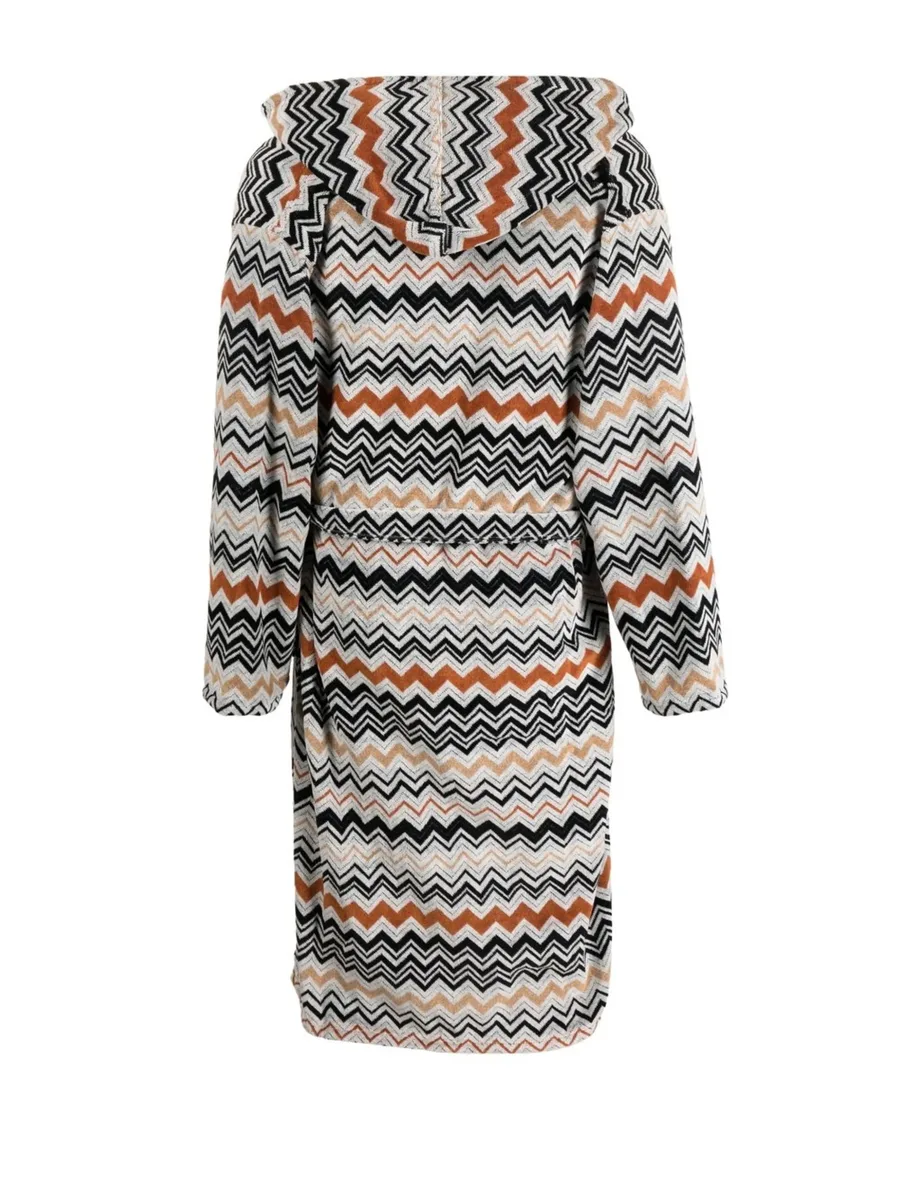 zigzag-pattern bathrobe 4