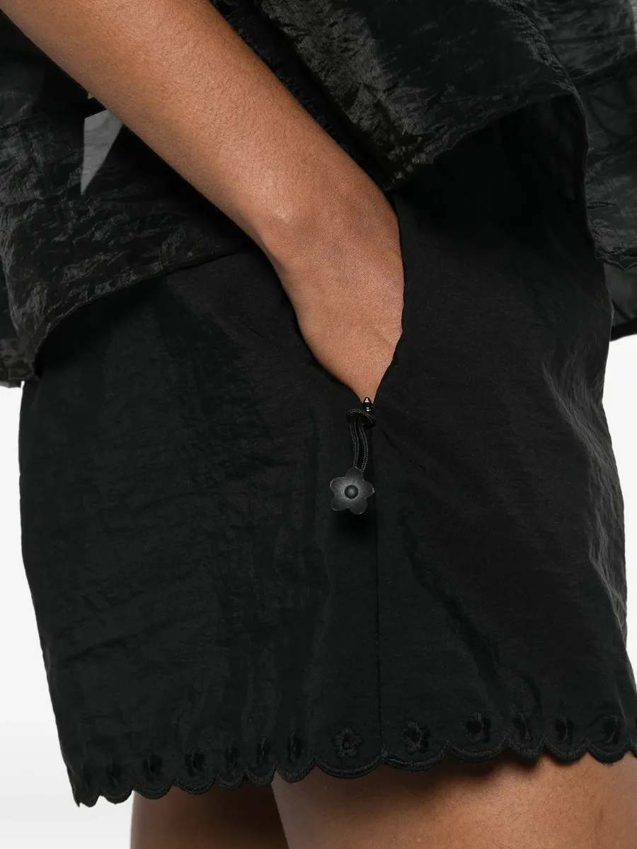 scalloped-edge floral-embellished shorts 9