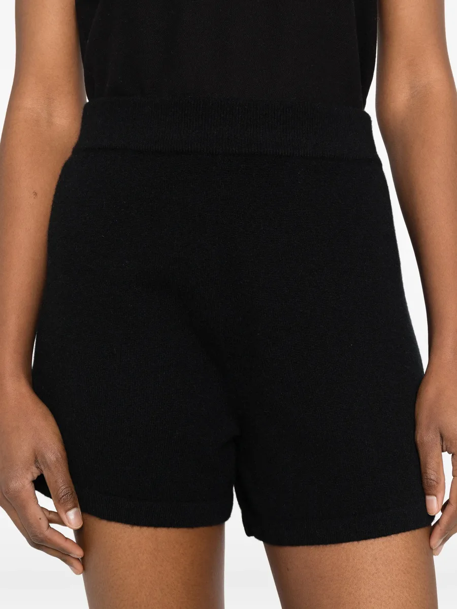 elasticated-waist shorts 9