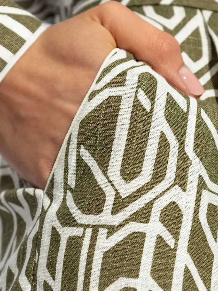 abstract-pattern linen shorts 9