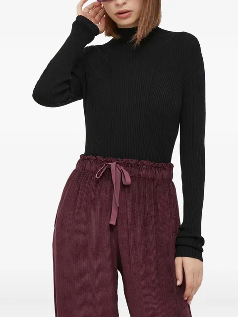 stand-up collar sweater