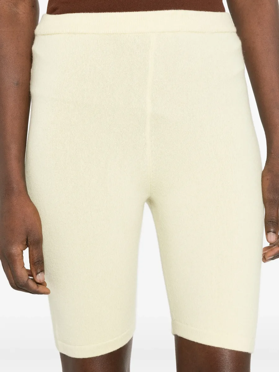 elasticated-waist shorts 10