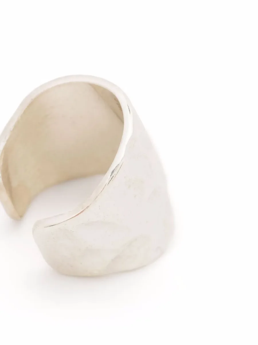 серьга-кафф с эффектом чеканки 4