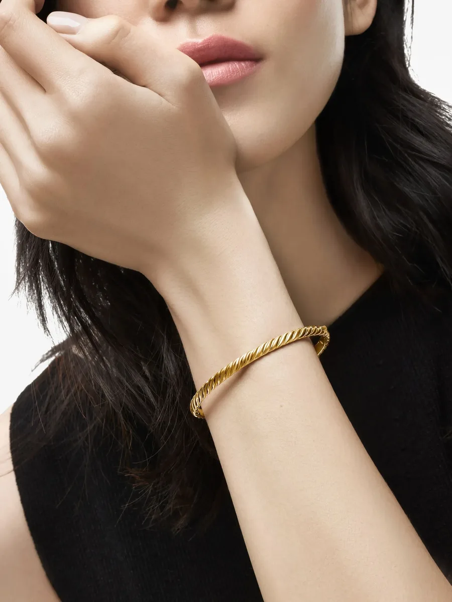 браслет-бэнгл Sculpted Cable из желтого золота (4.6 мм) 5