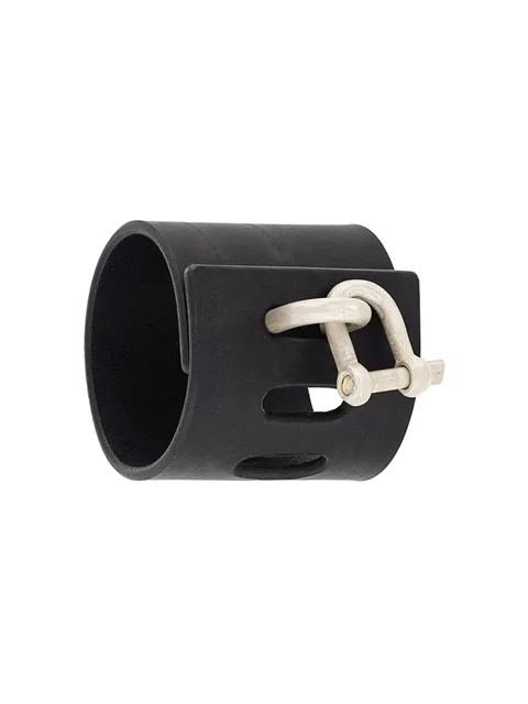 браслет Restraint Charm