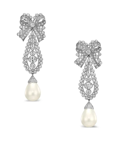 серьги Dentelle Bow из белого золота с жемчугом и бриллиантами