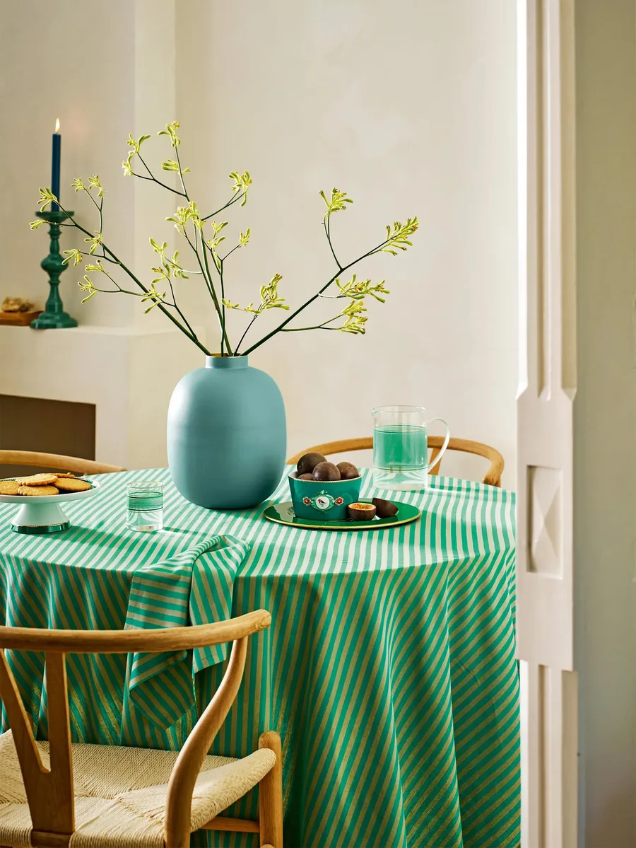 striped tablecloth 3