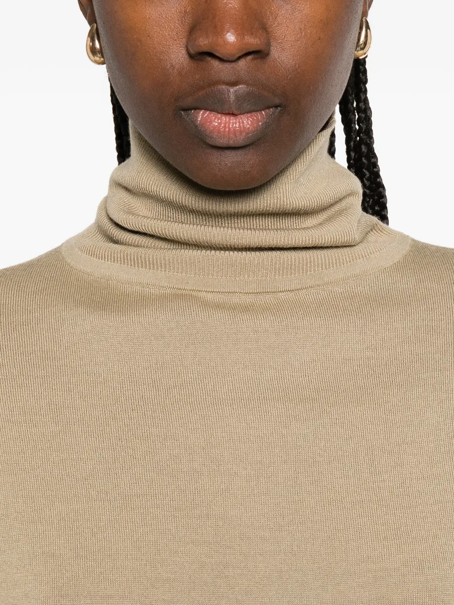 roll-neck sweater 10