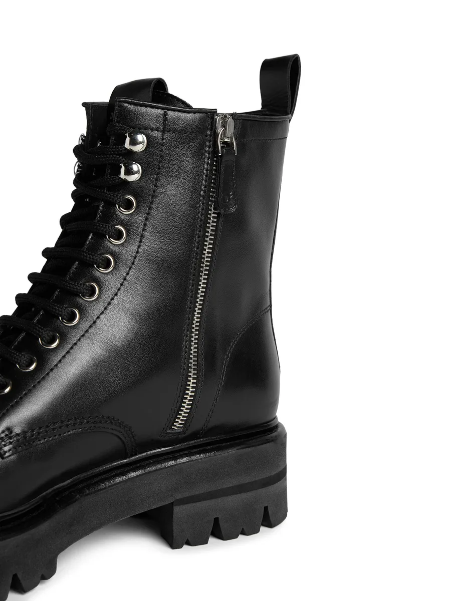 Icon plaque combat boots 8