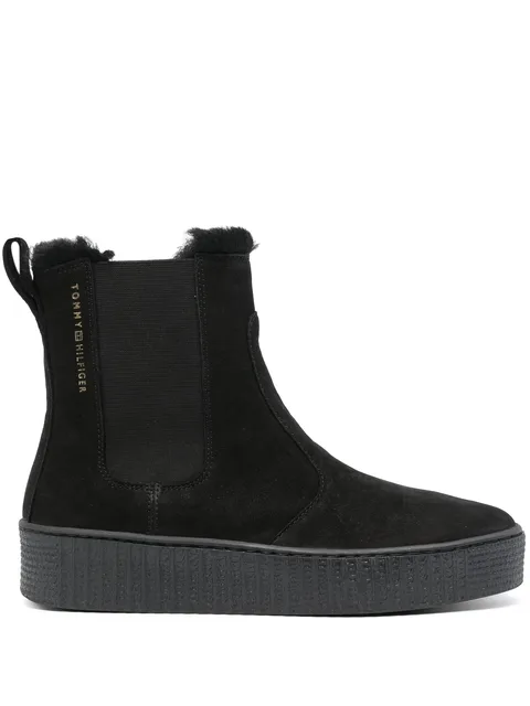 Essential Chelsea suede boots