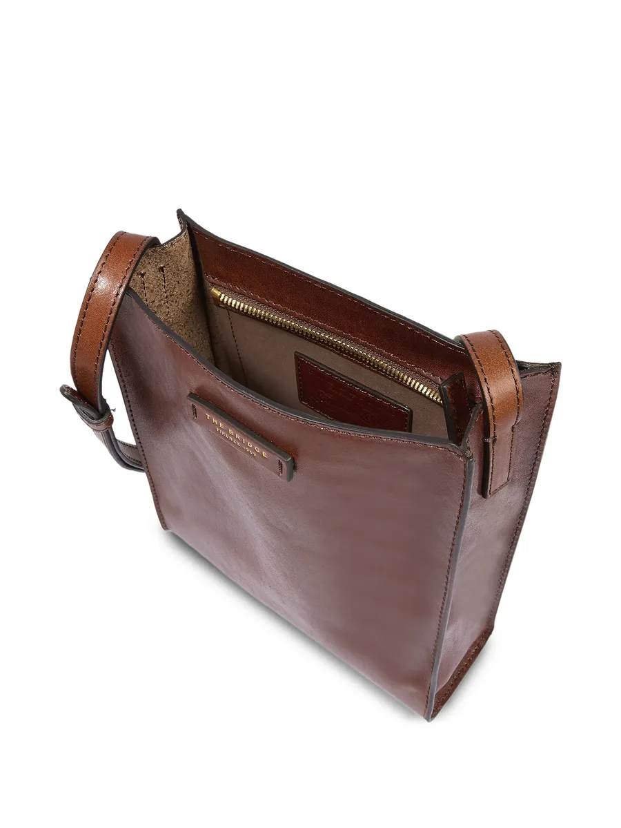 small logo-plaque leather shoulder bag 10