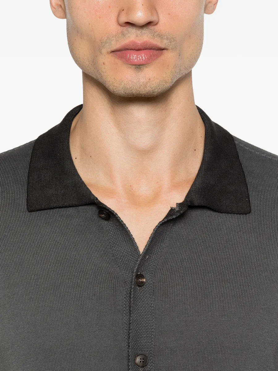 buttoned long-sleeved shirt 10