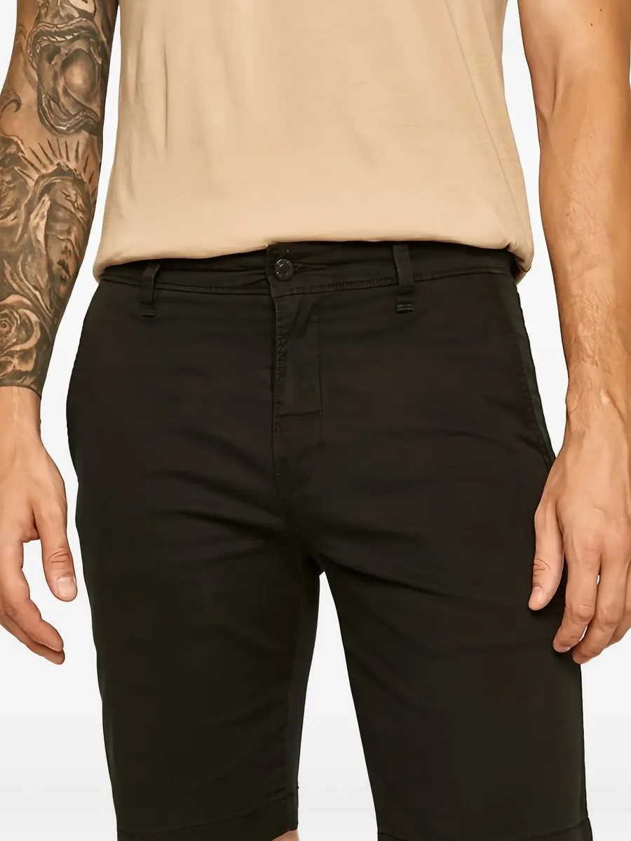 zip shorts 4