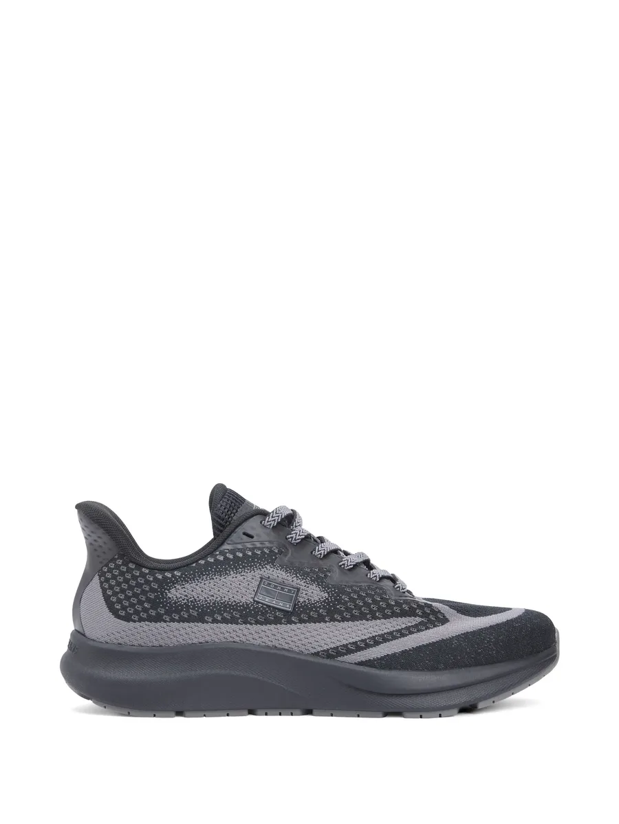 logo patch sneakers 2