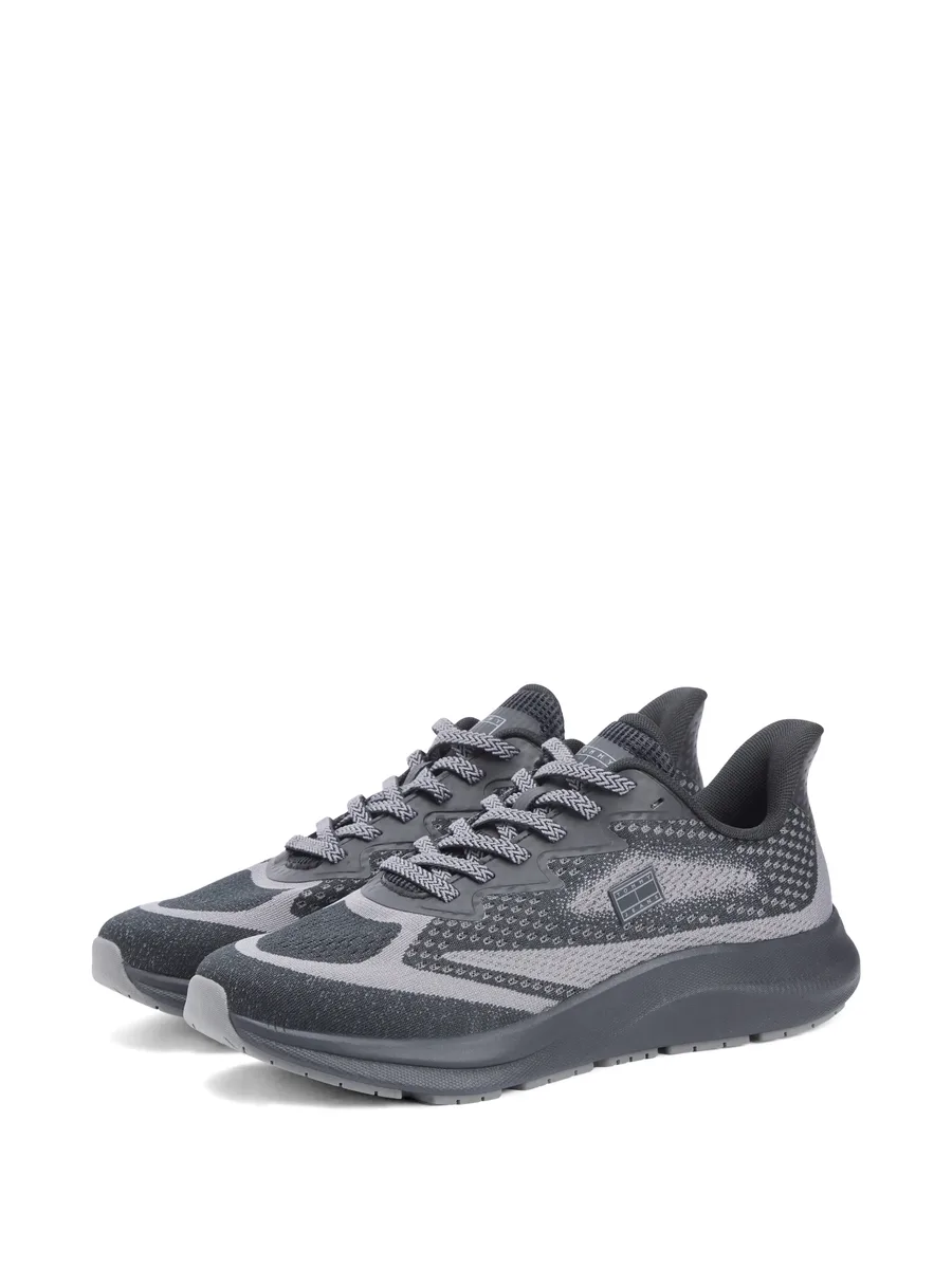 logo patch sneakers 4