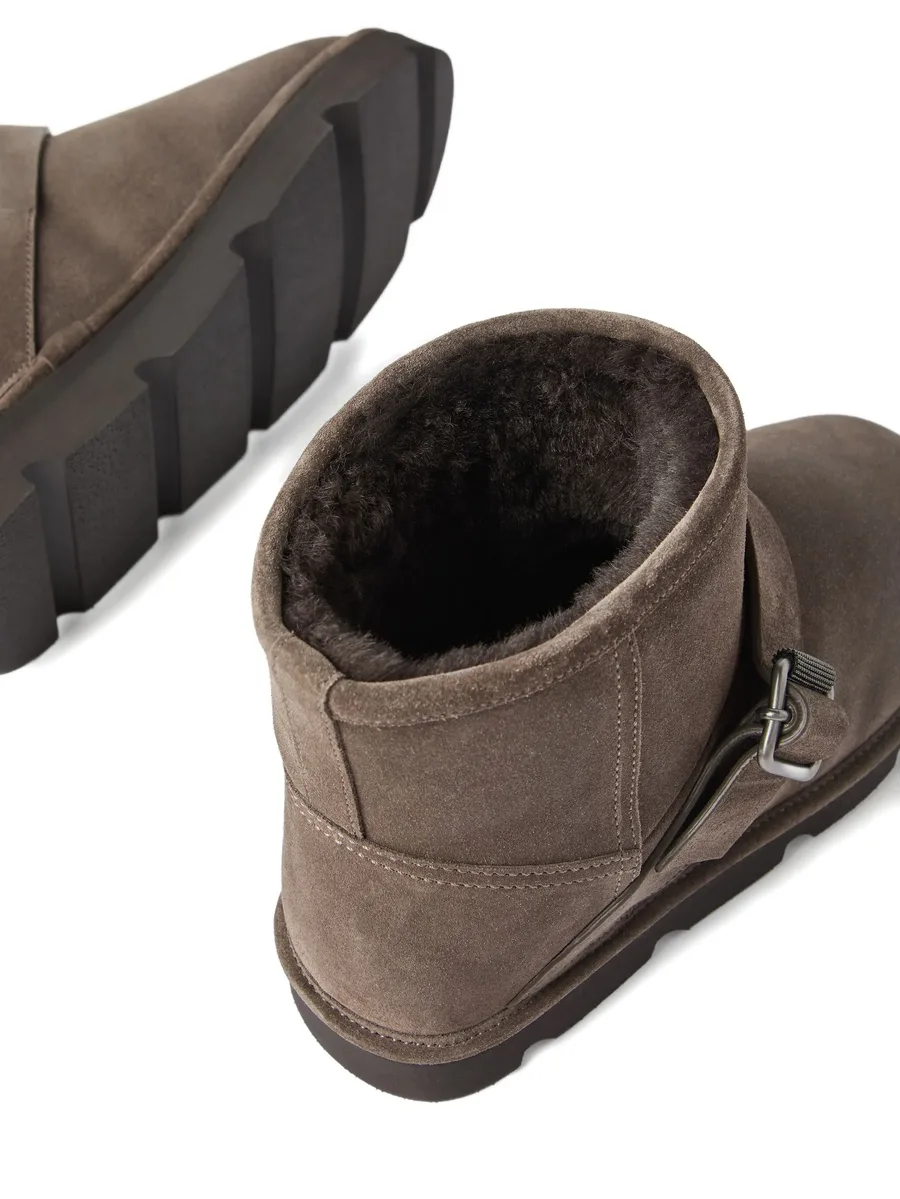 buckle-fastening boots 9