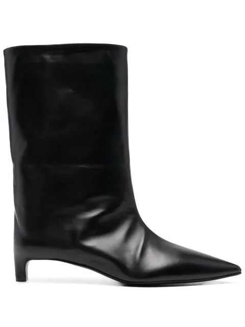 pointed-toe leather boots
