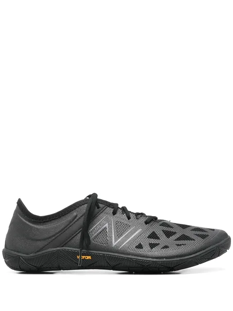 UX200L sneakers