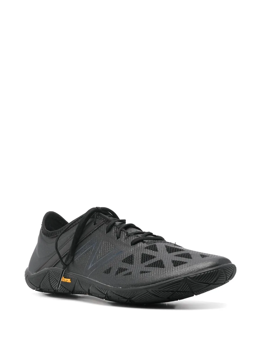 UX200L sneakers 4