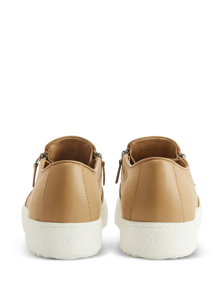 Gz-Cobe metal-signature sneakers 6