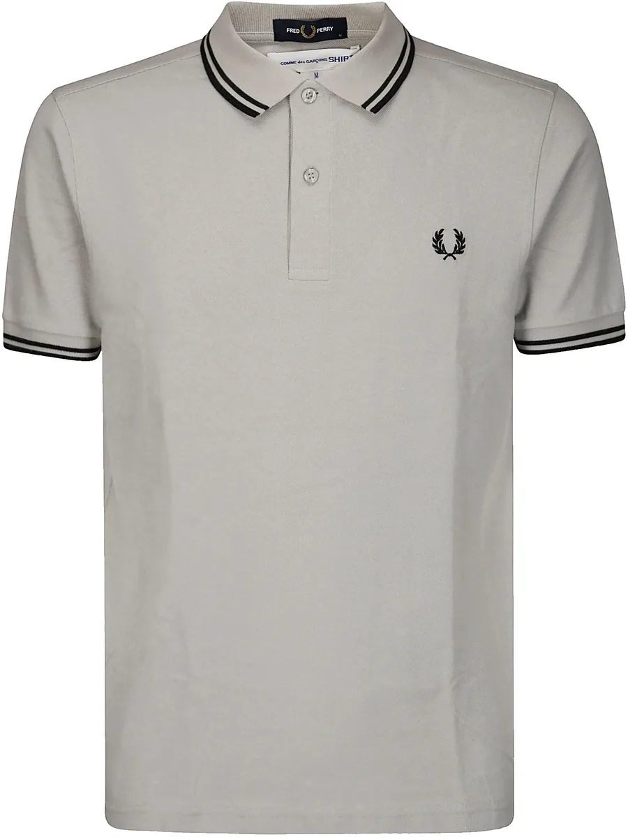 рубашка поло с вышитым логотипом из коллаборации с Fred Perry 2