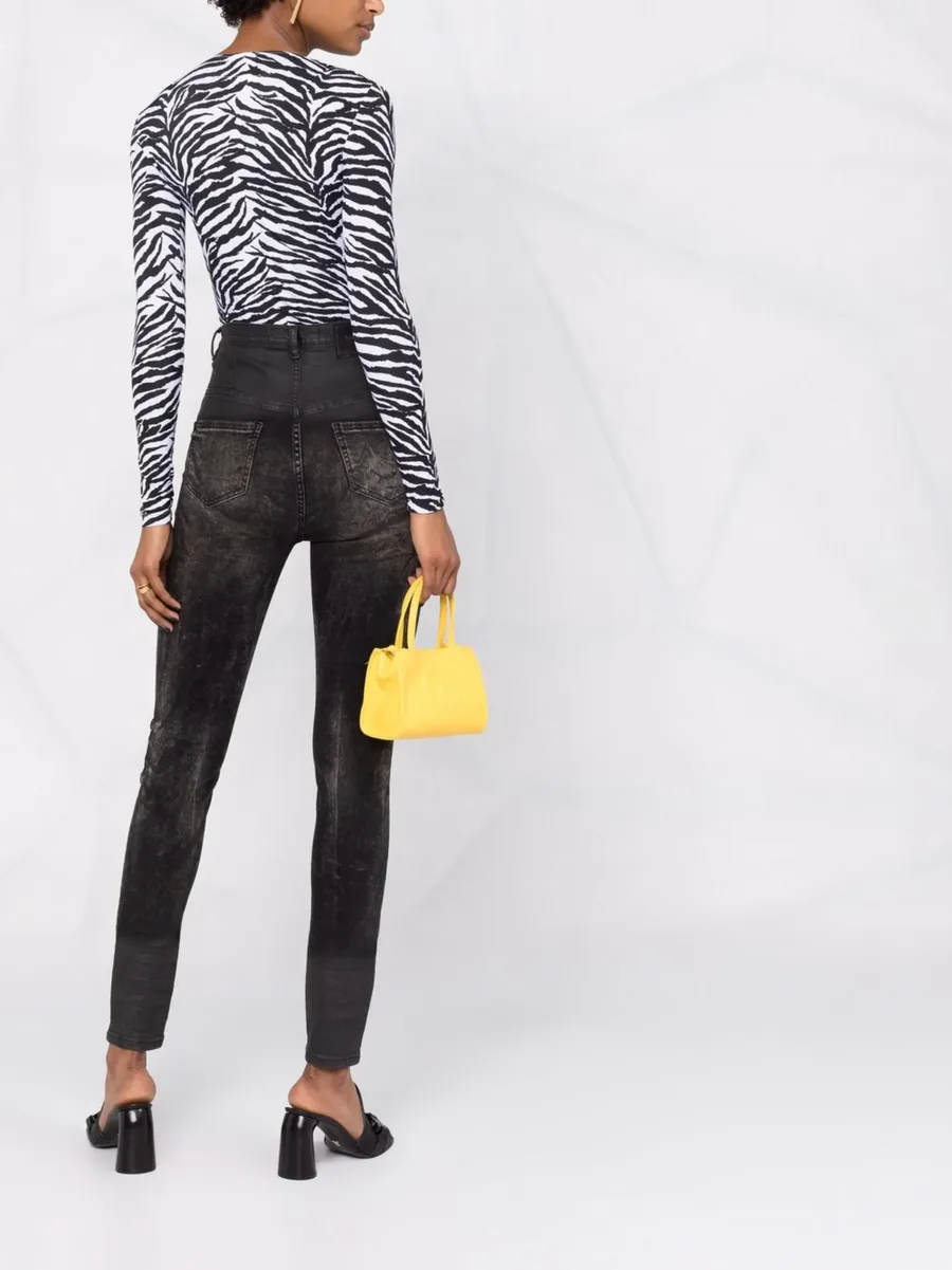 stonewashed super high-waisted jeggings 7