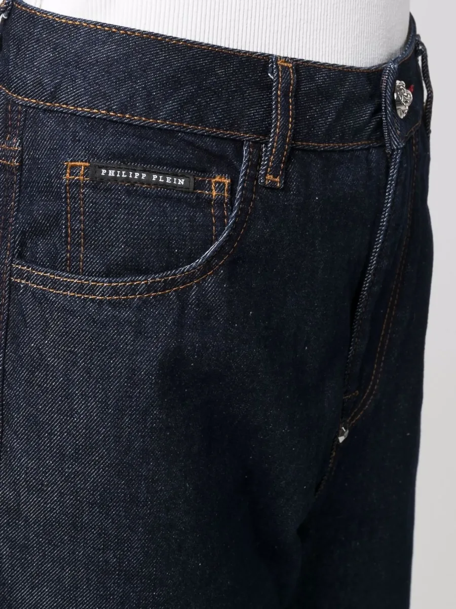 Iconic loose fit jeans 10