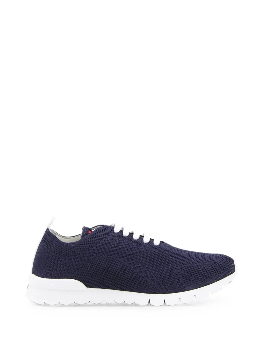 Fits low-top sneakers 2