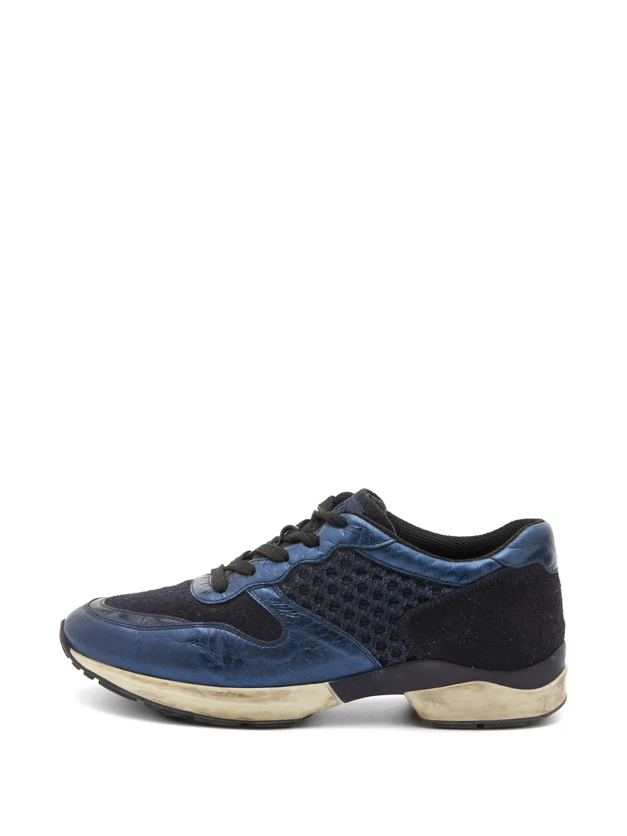 leather-panelled low-top sneakers 2