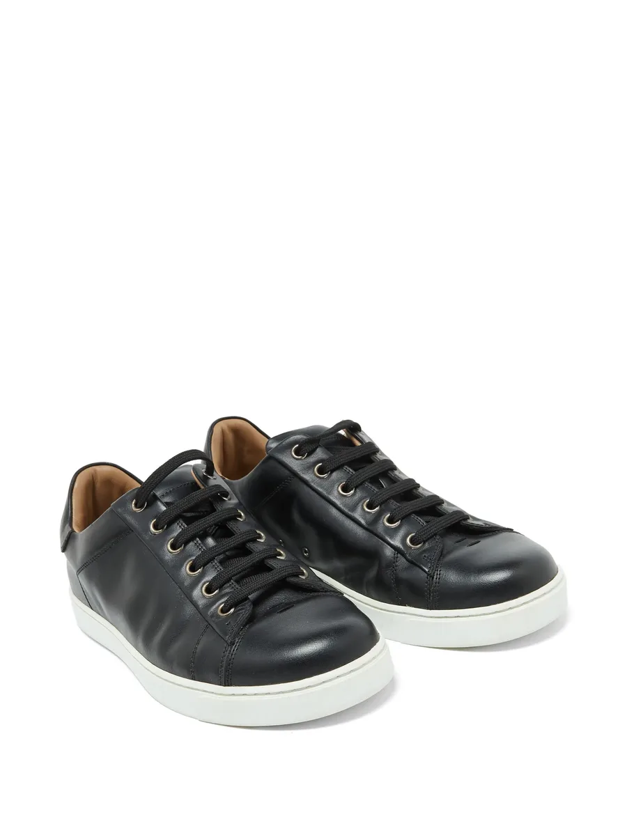 low-top sneakers 3