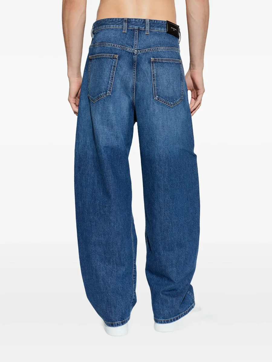 wide-leg jeans 8