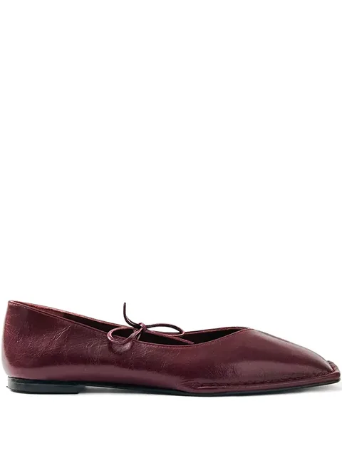 Sway ballerinas