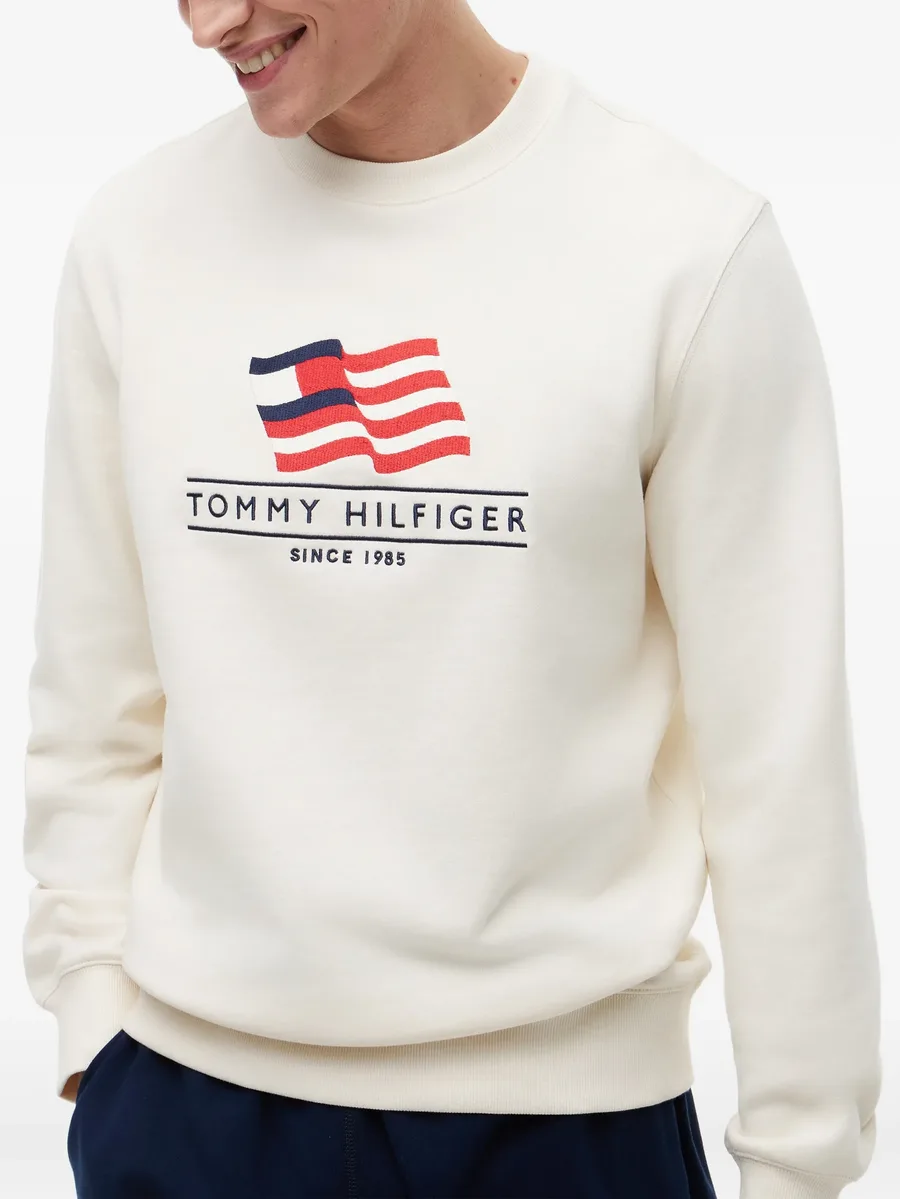 logo-embroidered sweatshirt 9
