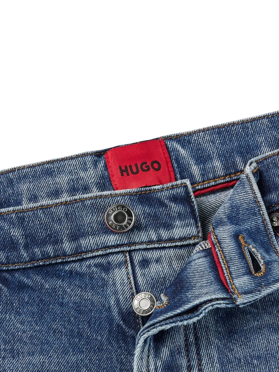 button-fastening jeans 4
