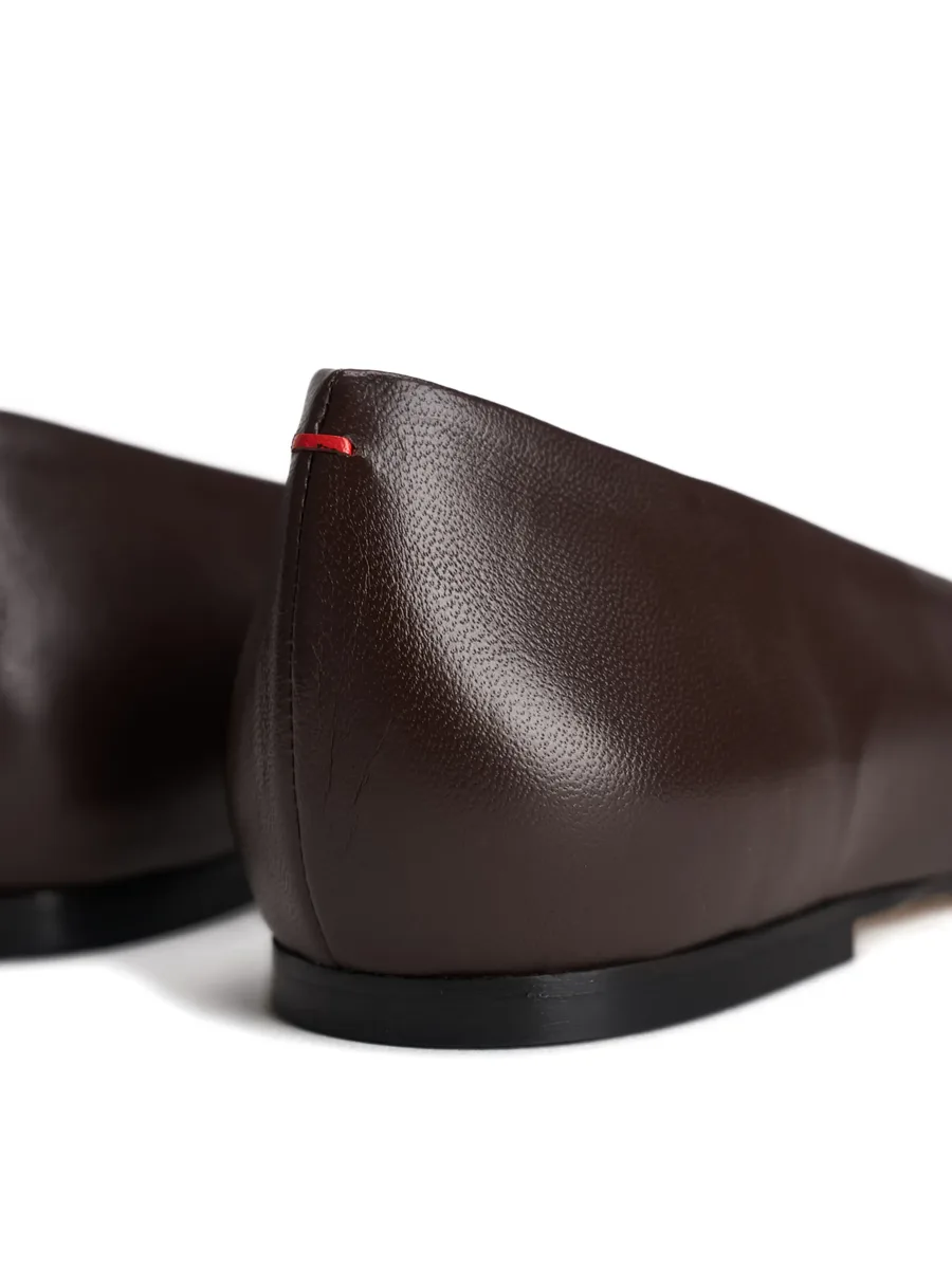 pointed pumps 13