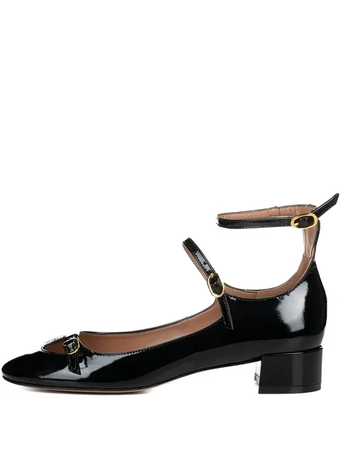 buckle-detail patent leather pumps