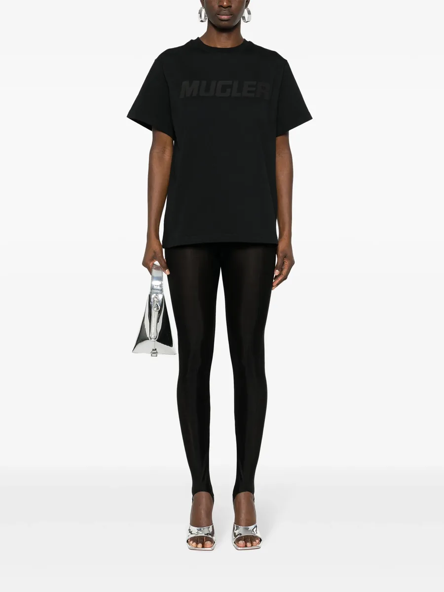 футболка с логотипом 3