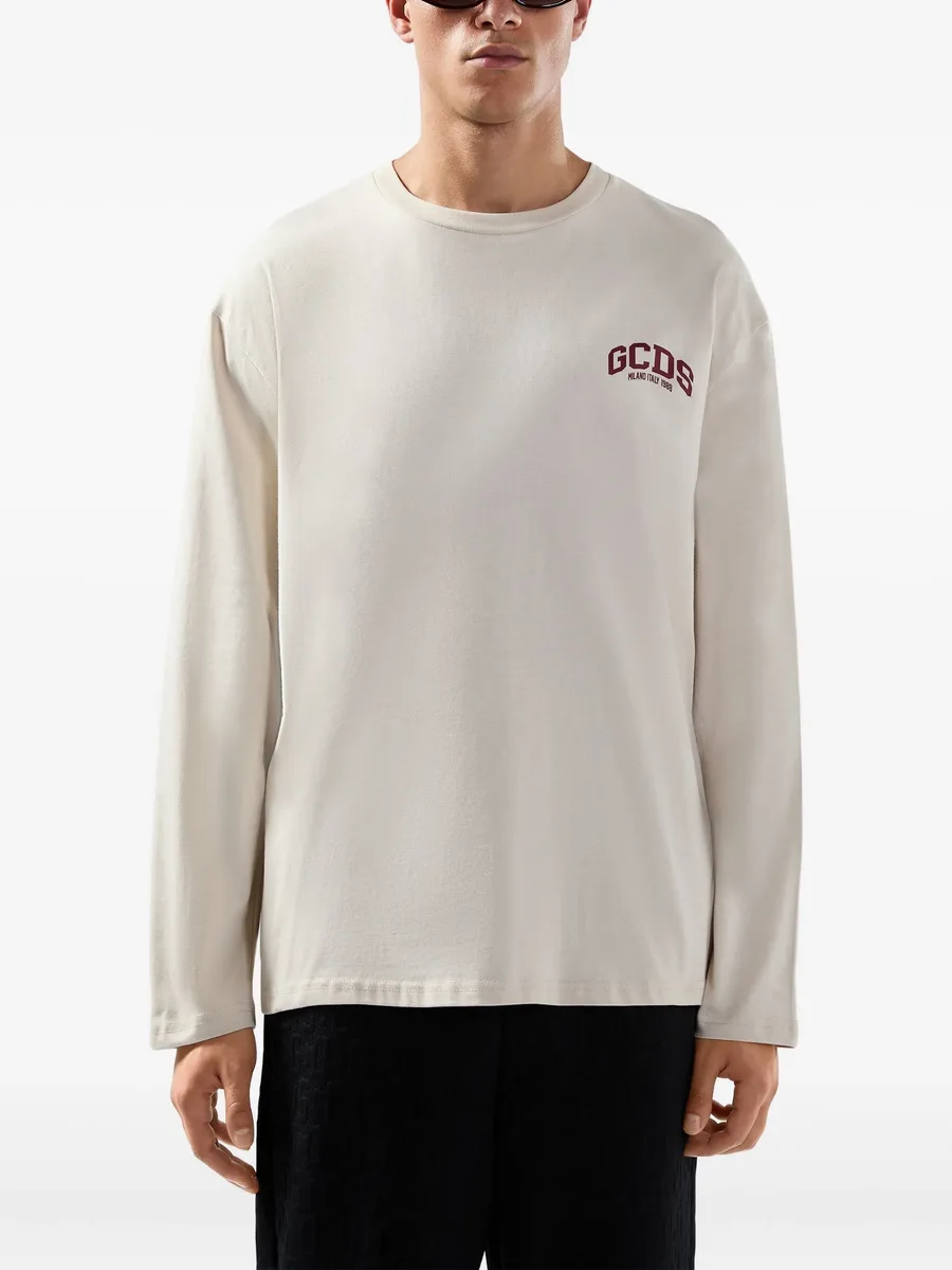long-sleeved T-shirt 6
