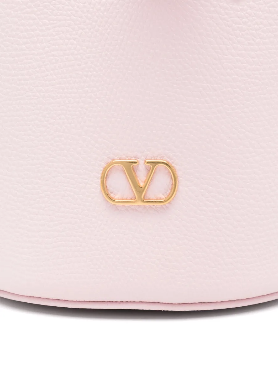 VLogo bucket bag 4