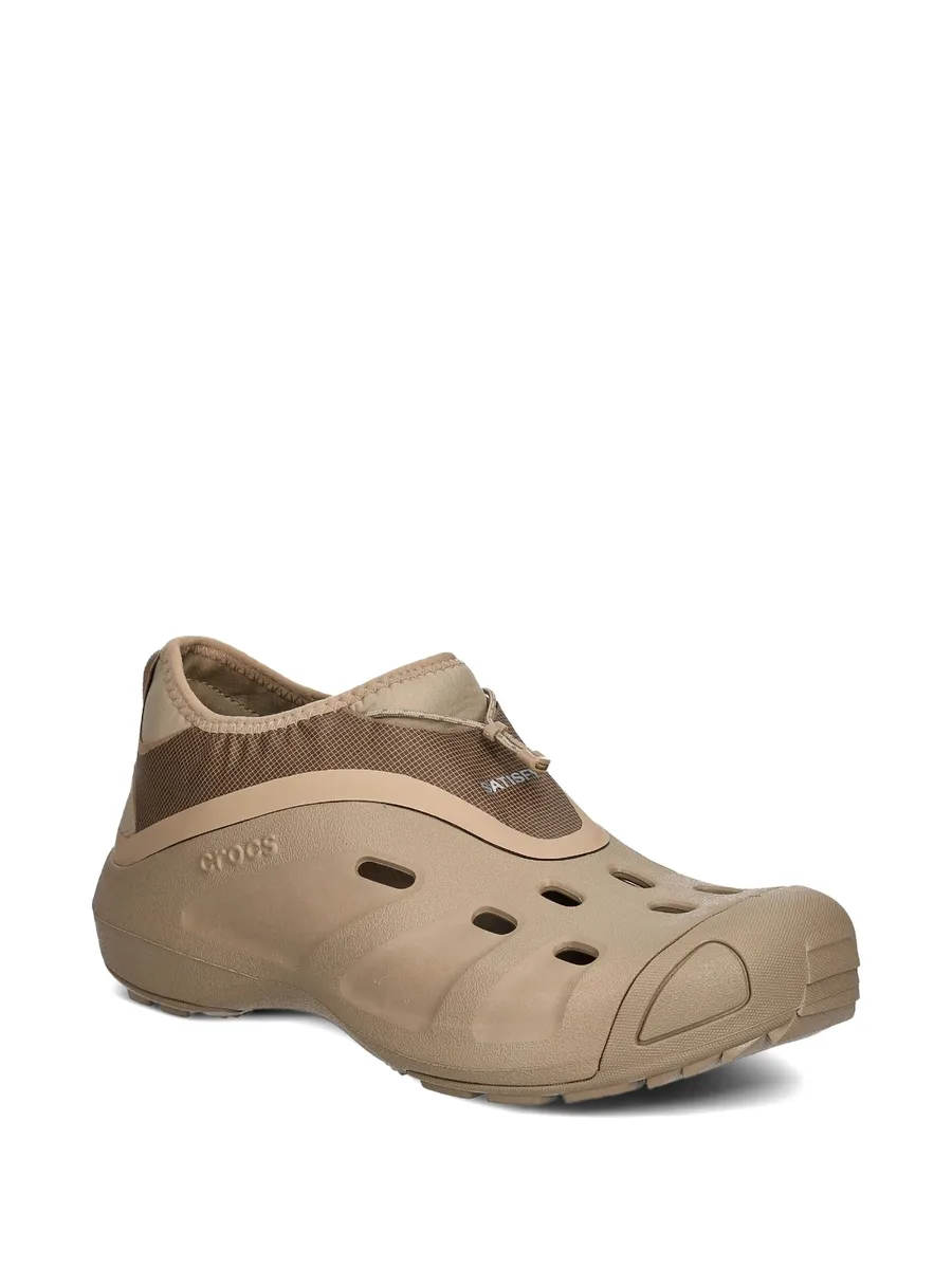 x Satisfy Quick Trail slip-ons 4