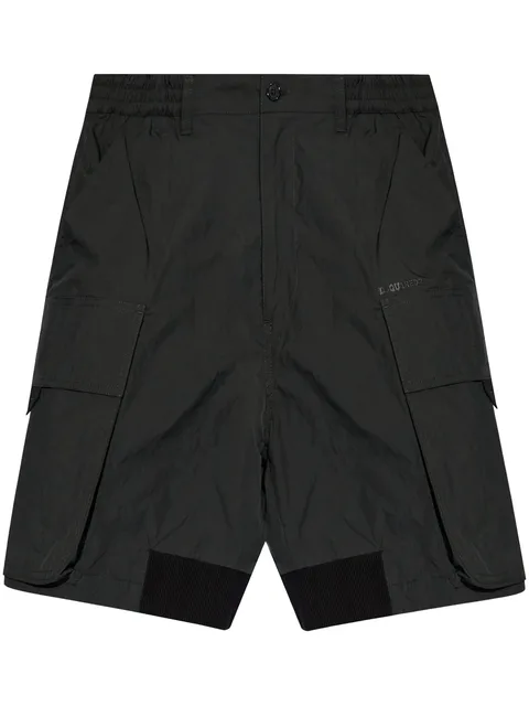 wide-leg cargo shorts