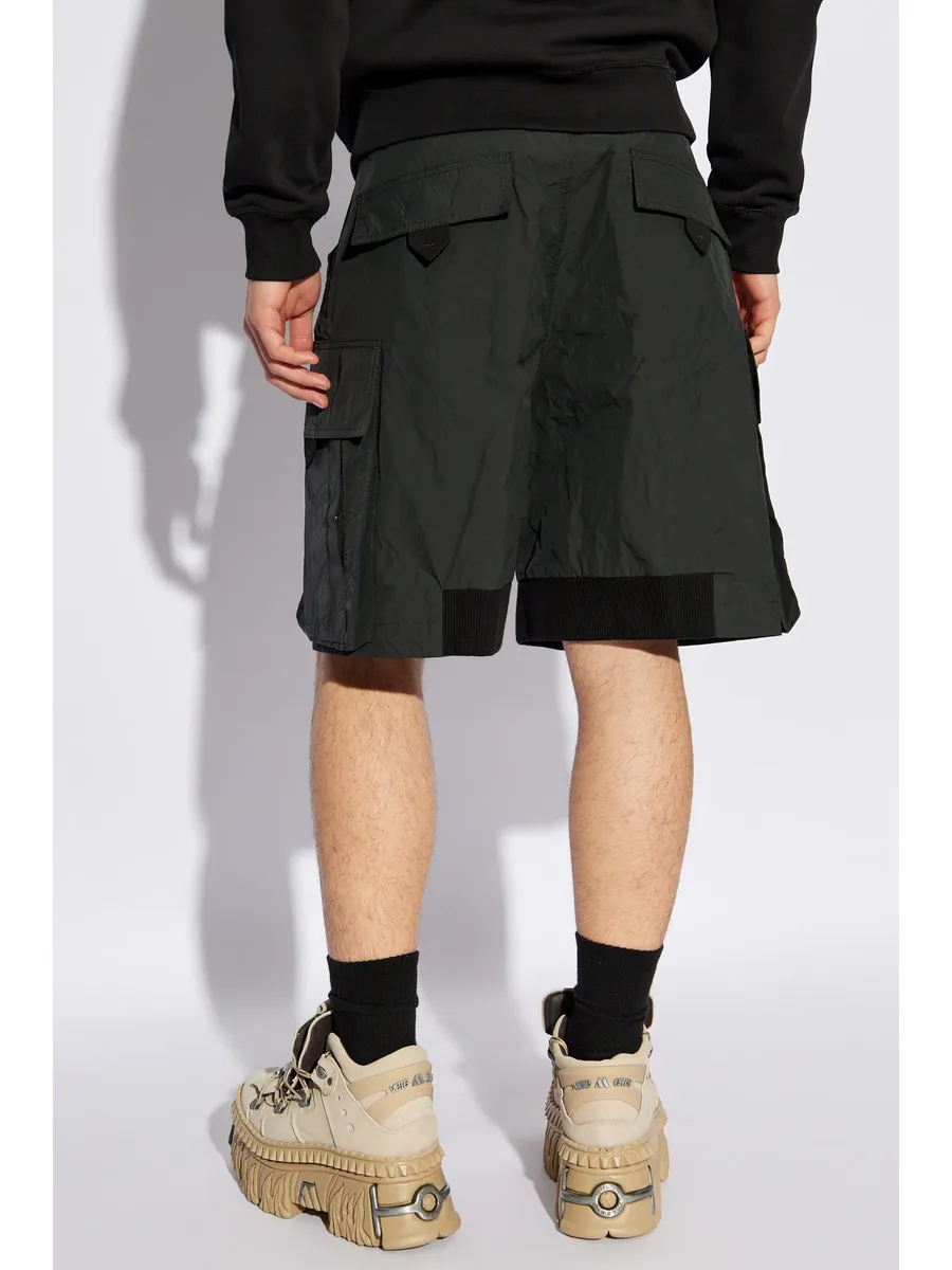 wide-leg cargo shorts 8