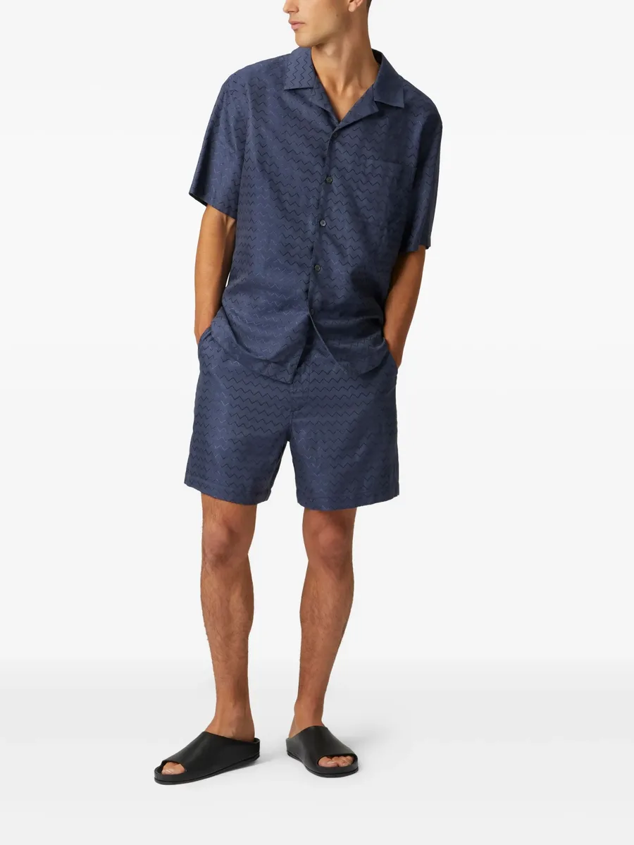 chevron-pattern shorts 4
