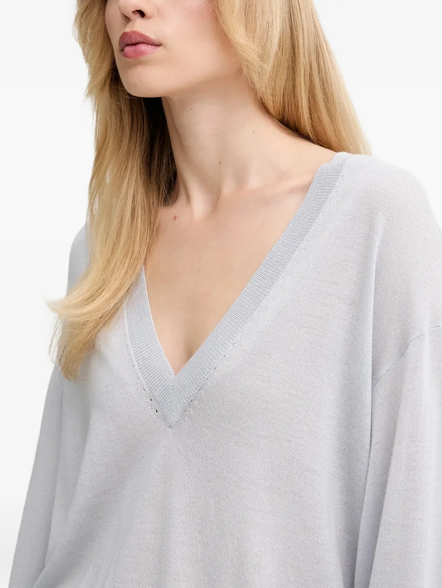 V-neck sweater 7