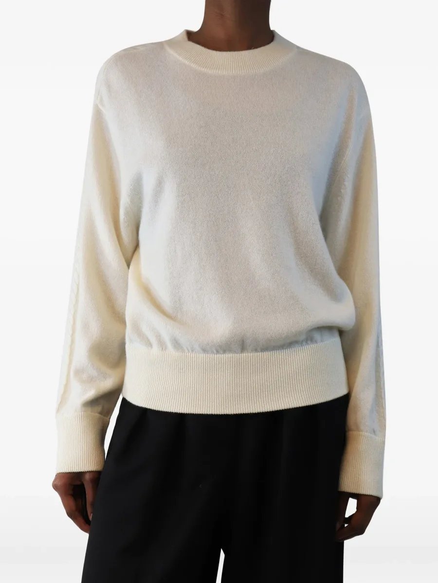 свитер с круглым вырезом 1