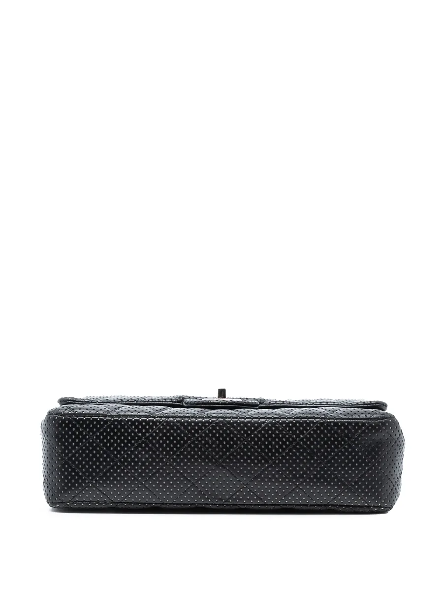 сумка на плечо Classic Perforated Lambskin Double Flap среднего размера (2006-2008 годы) 8