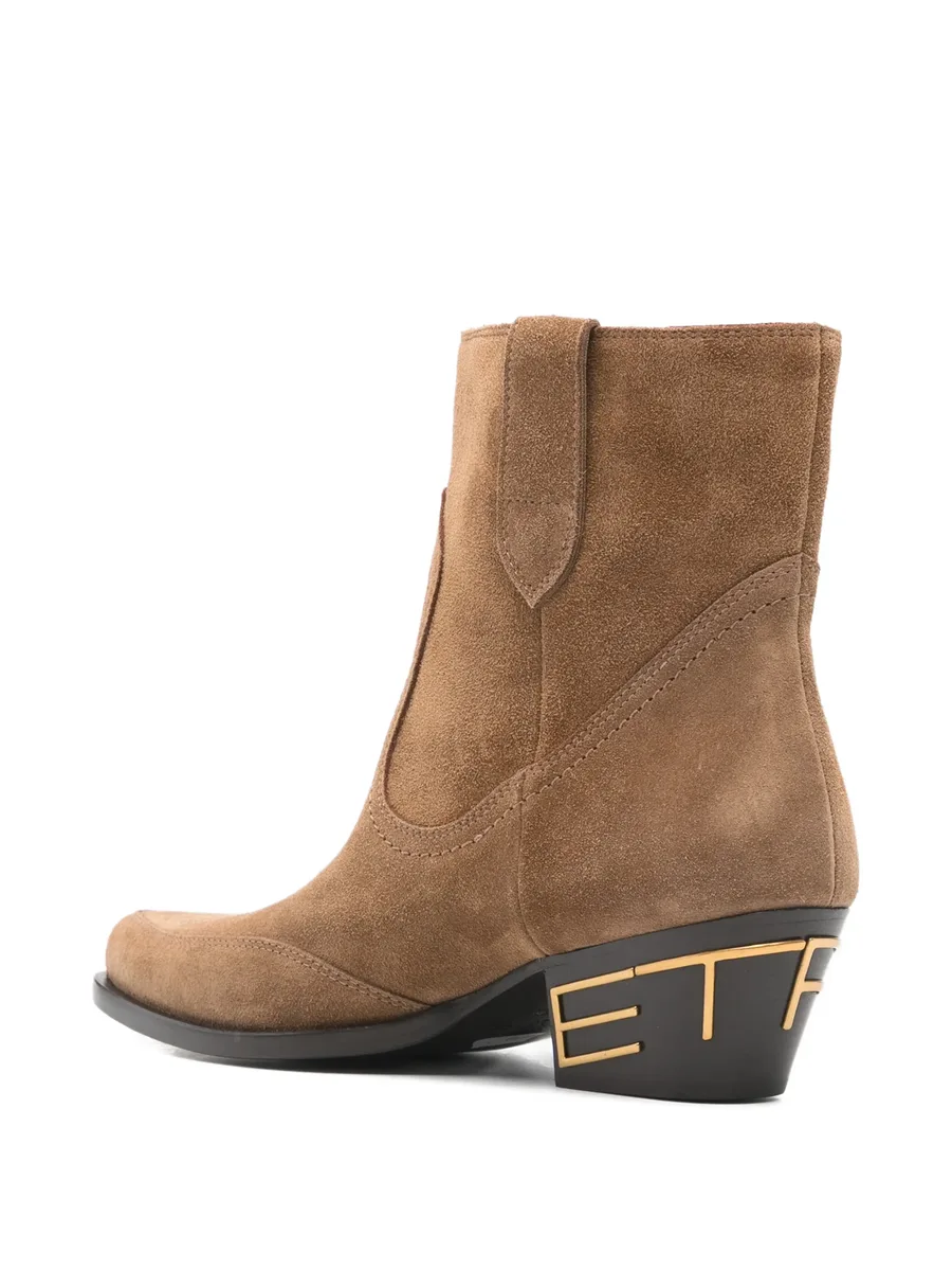 pointed-toe boots 5