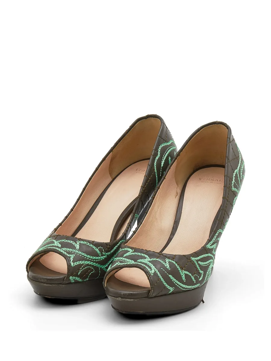 embroidered peep-toe pumps 3