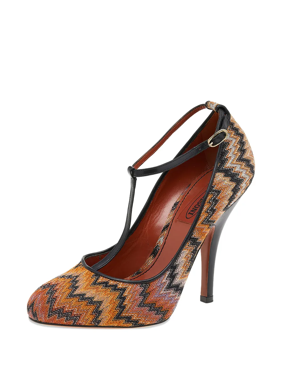 zig zag-patterned pumps 4