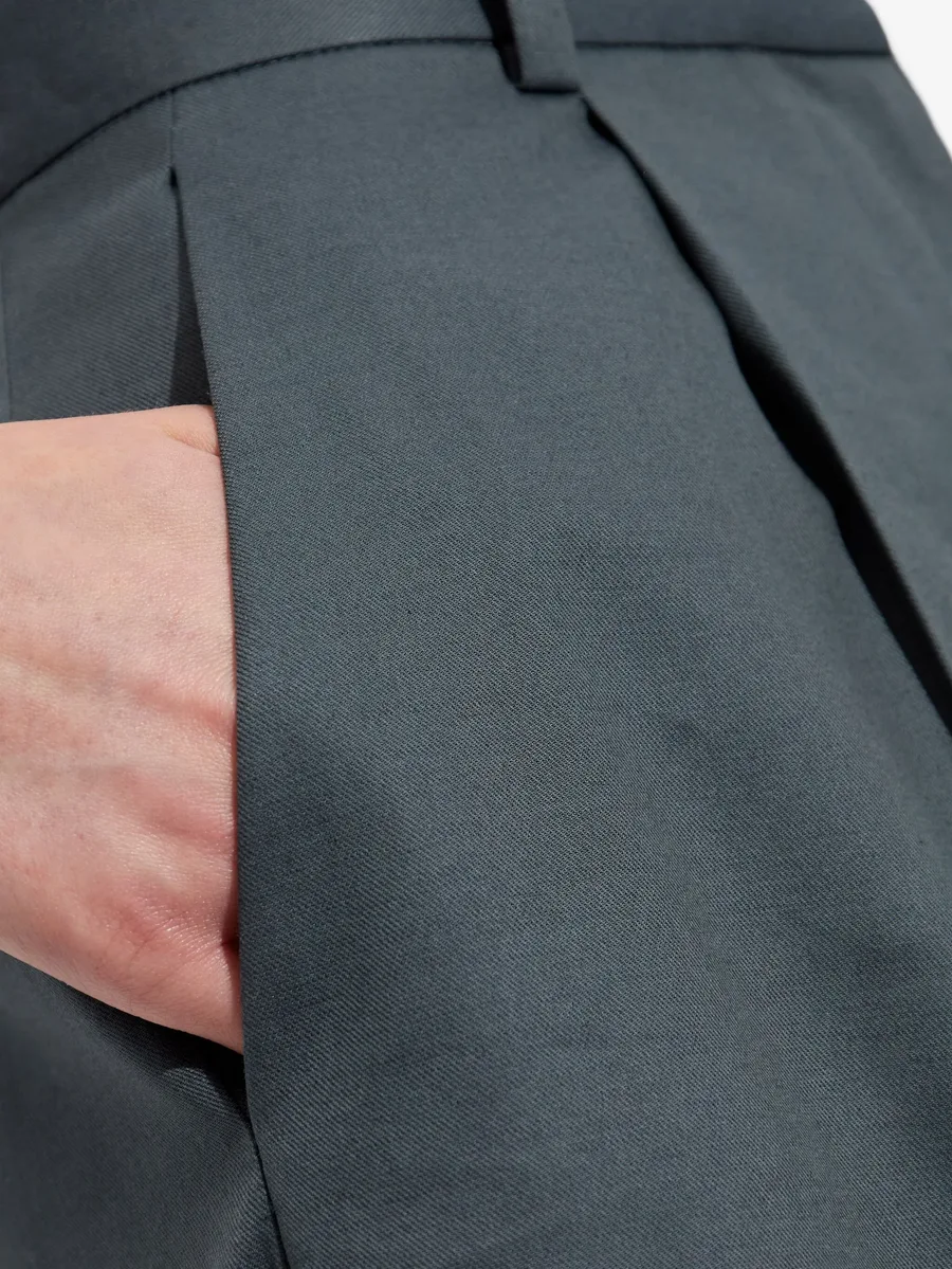 pleated side-pocket trousers 9